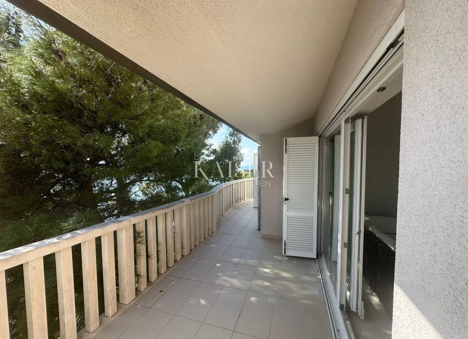 baška voda - penthouse 85m2, prvi red do mora, top lokacija - slika 15