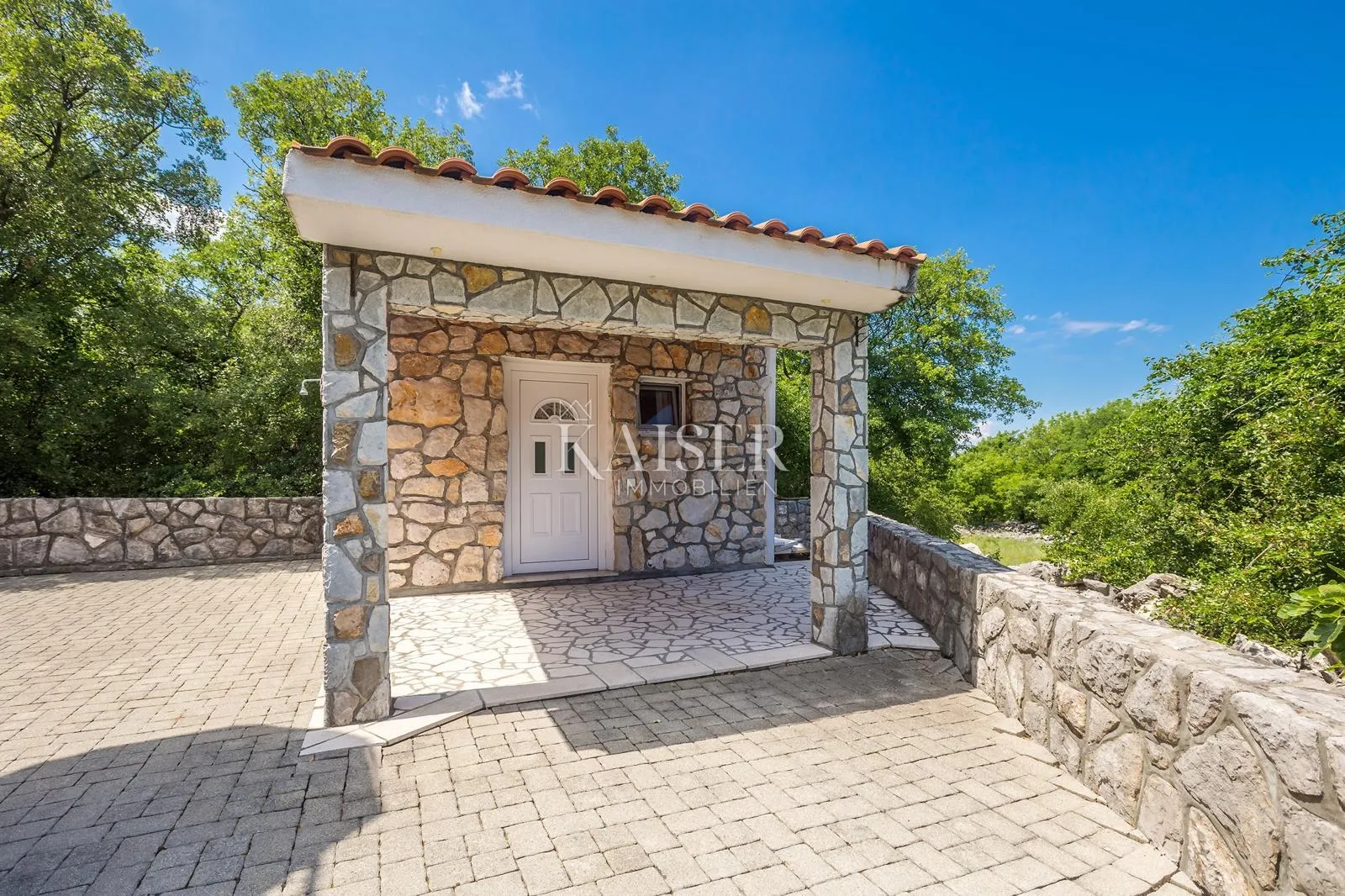 otok krk, dobrinj- kuća 120m2 s bazenom na mirnoj lokaciji - slika 33