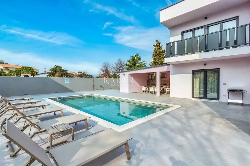 istra - poreč, moderna vila sa bazenom, 800m od mora - slika 2