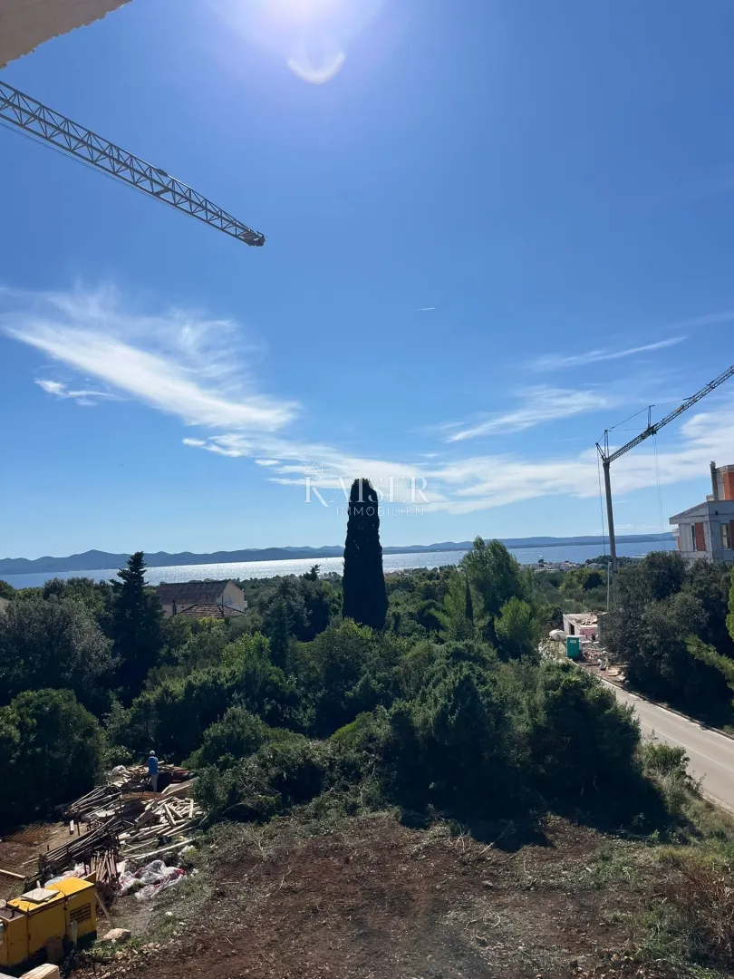 zadar, petrčane. stan na 2.katu sa krovnom terasom s bazenom - slika 7