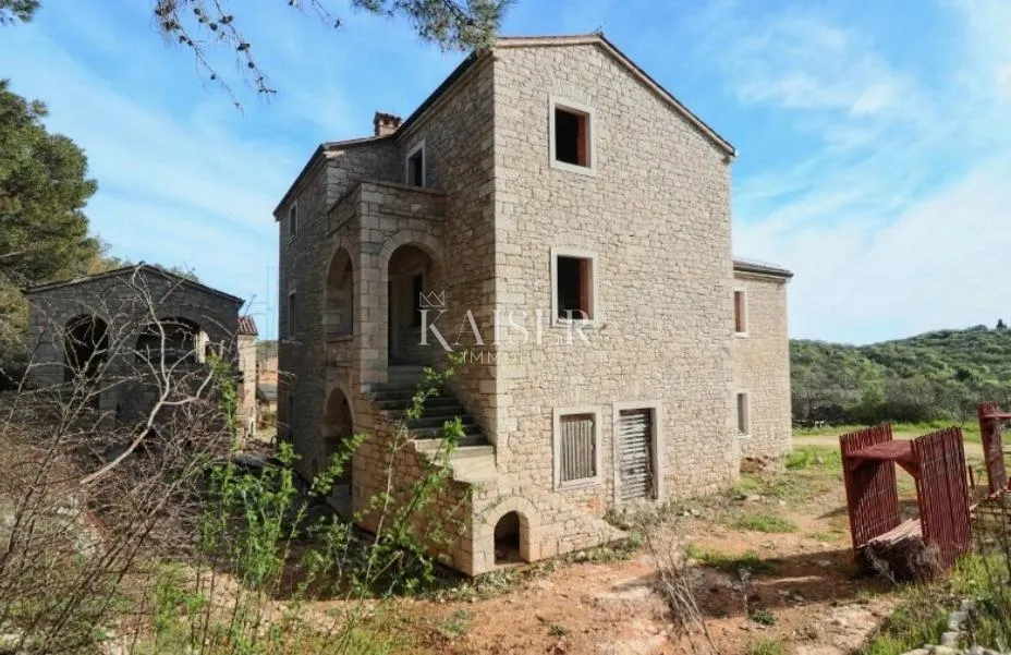 rovinj, sošići - jedinstvena kamena vila s pogledom na more - slika 4