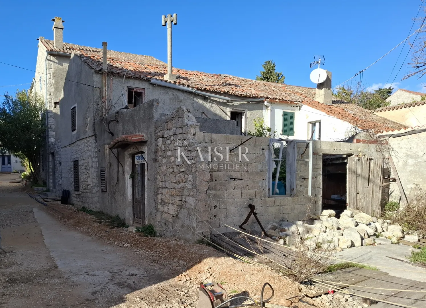 Otok Cres-Lošinj, Osor, ruševina s projektom u srcu antičkog grada - Osor, Mali Lošinj