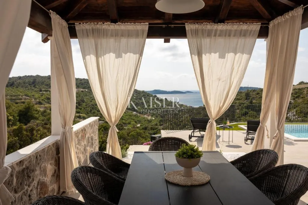 šibenik-rogoznica – ražanj: autentična vila 230 m² s bazenom, pogledom na more i luksuznim interijerom - slika 7