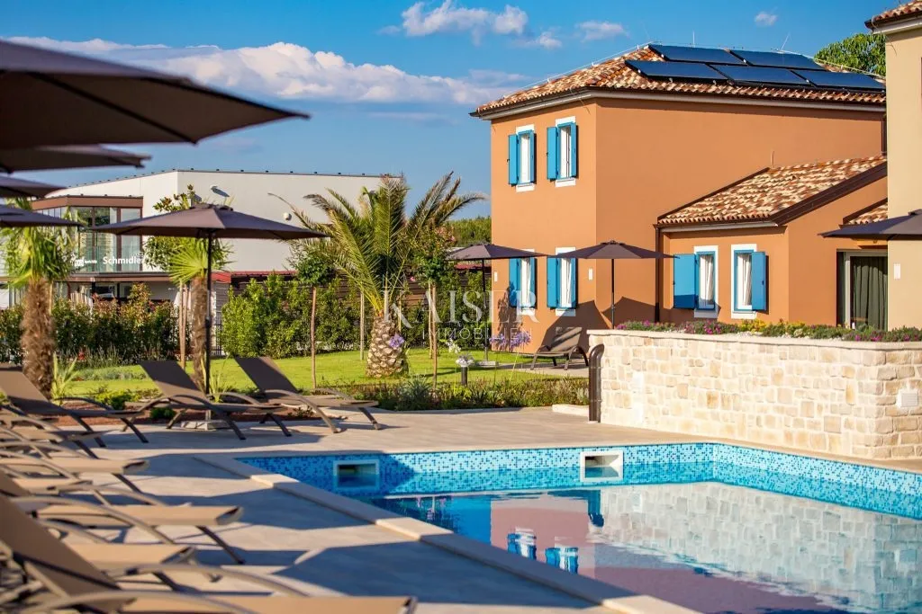 istra - poreč, ekskluzivna vila sa 6 apartmana blizu mora - slika 6