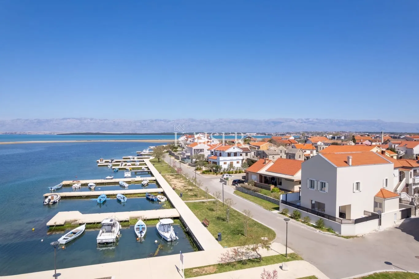zadar, nin: luksuzna vila 1. red do mora s grijanim bazenom - slika 56