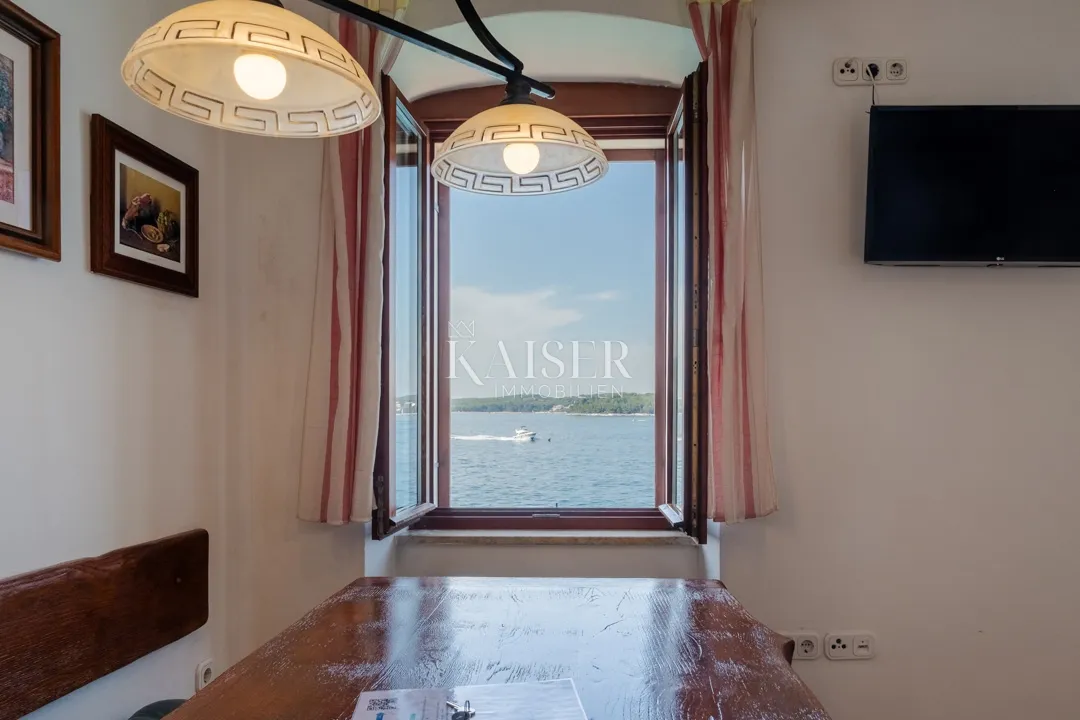 istra, rovinj- jedinstven stan 50m2 korak do mora - slika 6