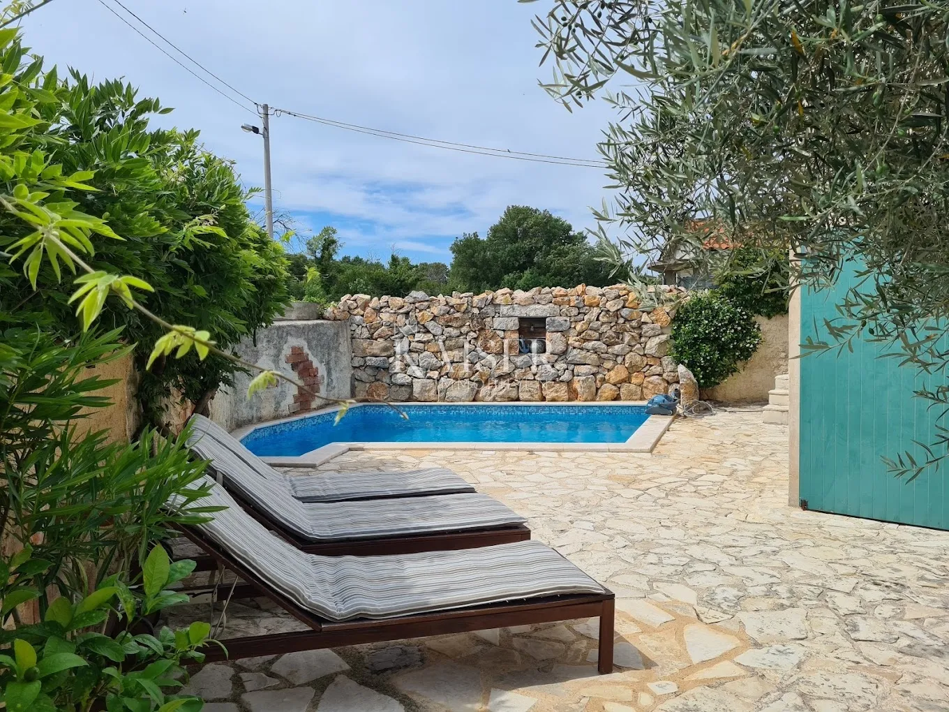 otok krk, malinska- kamena kuća 120m2 s bazenom - slika 23