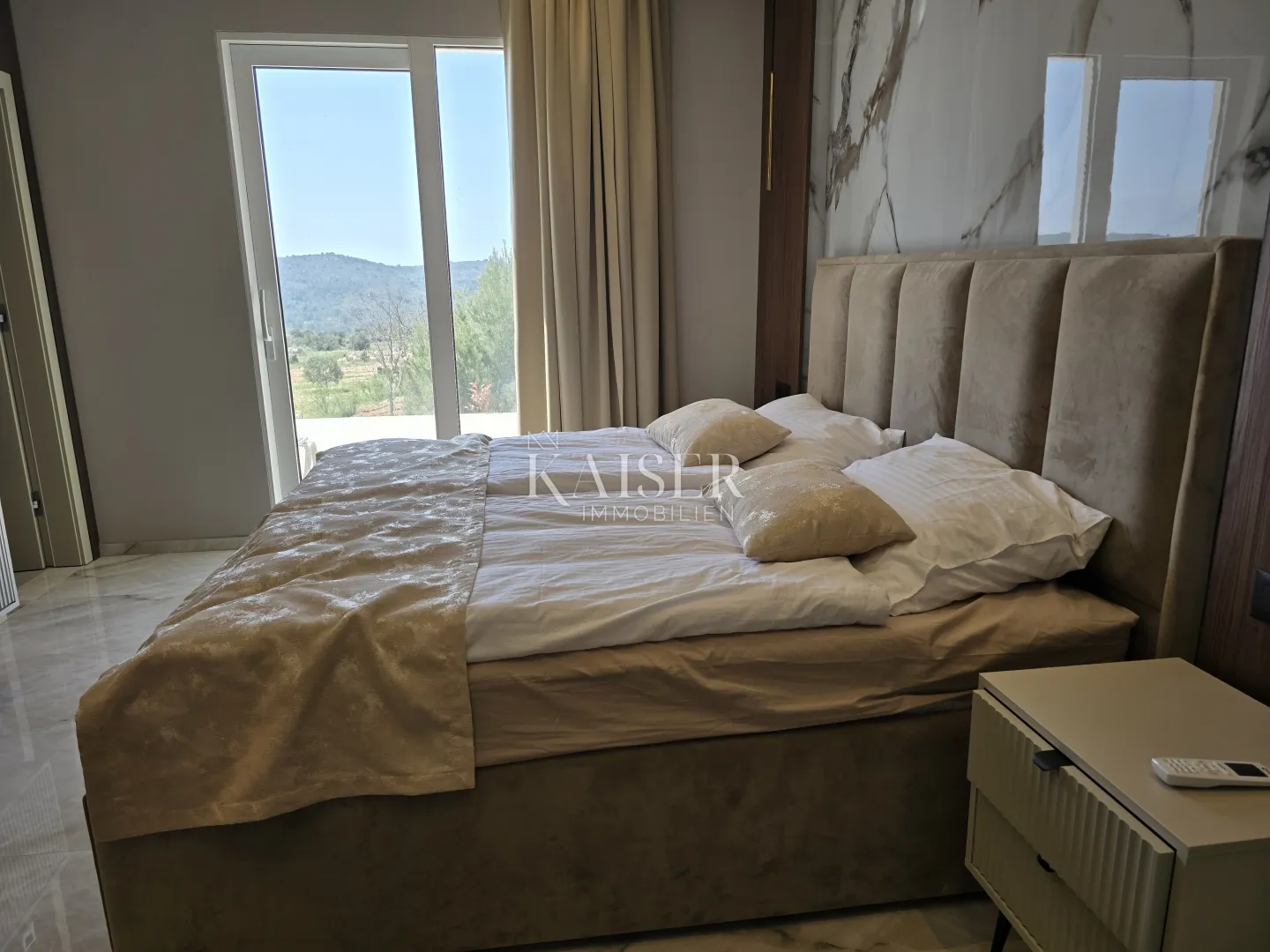 rogoznica- lukszuzna vila sa bazenom i teniskim terenom na 20000m2 - slika 55
