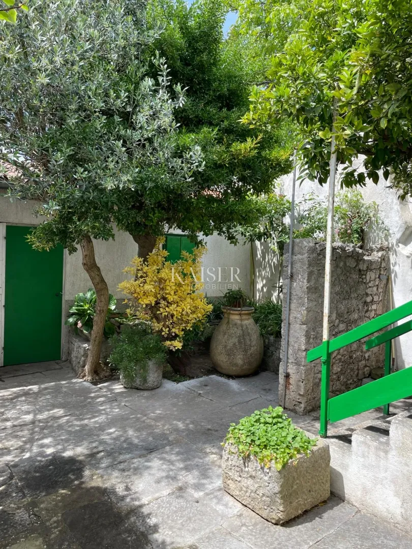 otok cres-lošinj, osor, bivši samostan, 50 m od mora - slika 12