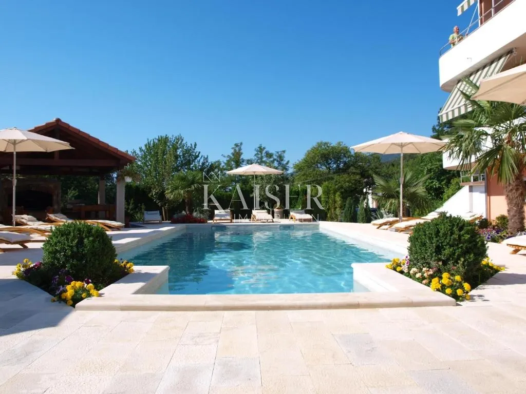 Opatija, Ika - Villa sa 8 apartmana - Ika, Opatija