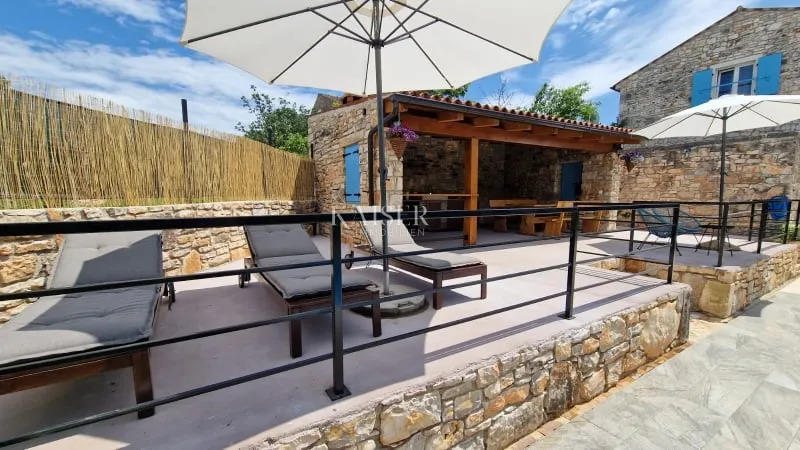 istra - lovreč, prilika kamena kuća sa okućnicom 7000 m2 - slika 30