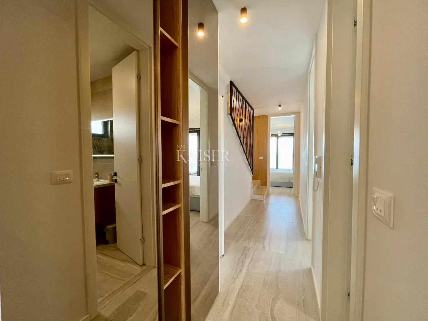 otok pag - ekskluzivni penthouse 118m2 , prvi red do mora - slika 22