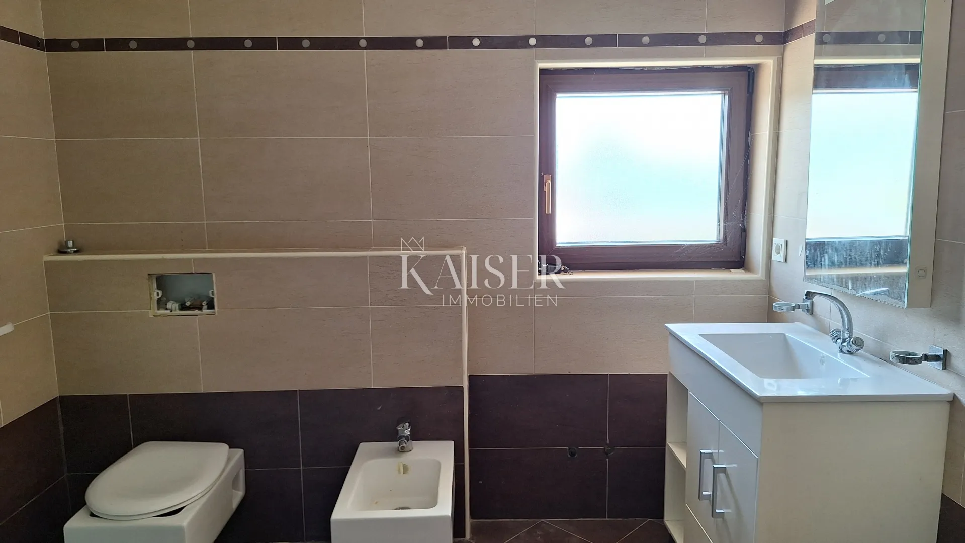 matulji, šapjane, poslovna zgrada na 3 etaže, vanjsko parkiralište,780 m2 korisnog prostora - slika 28