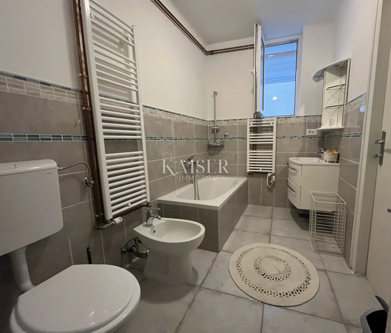 rijeka, centar - stan 82 m2, blizina svih sadržaja - slika 13