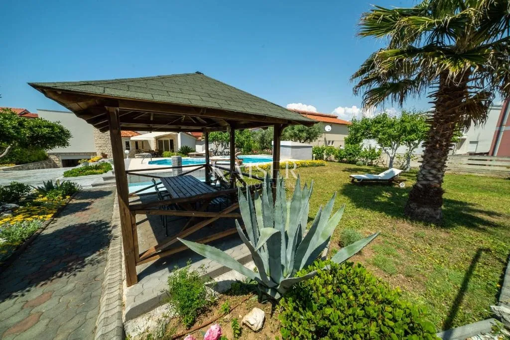 zadar, vir - prekrasna prostrana kuća 50 m od plaže - slika 20