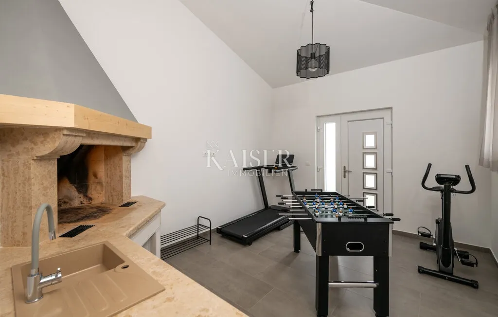 istra, loborika- moderna prizemnica 150m2 s bazenom - slika 15