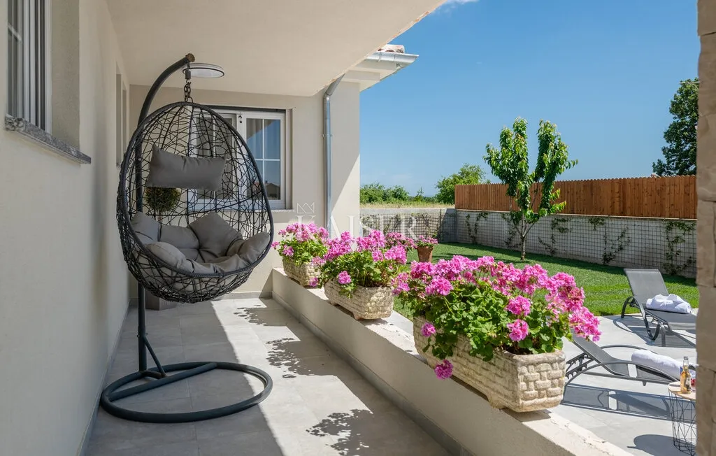 istra, loborika- moderna prizemnica 150m2 s bazenom - slika 28