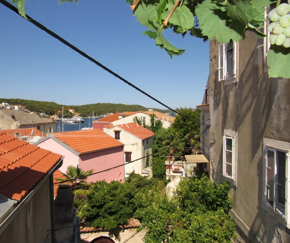 mali lošinj, velika kamena kuća u staroj jezgri - slika 8