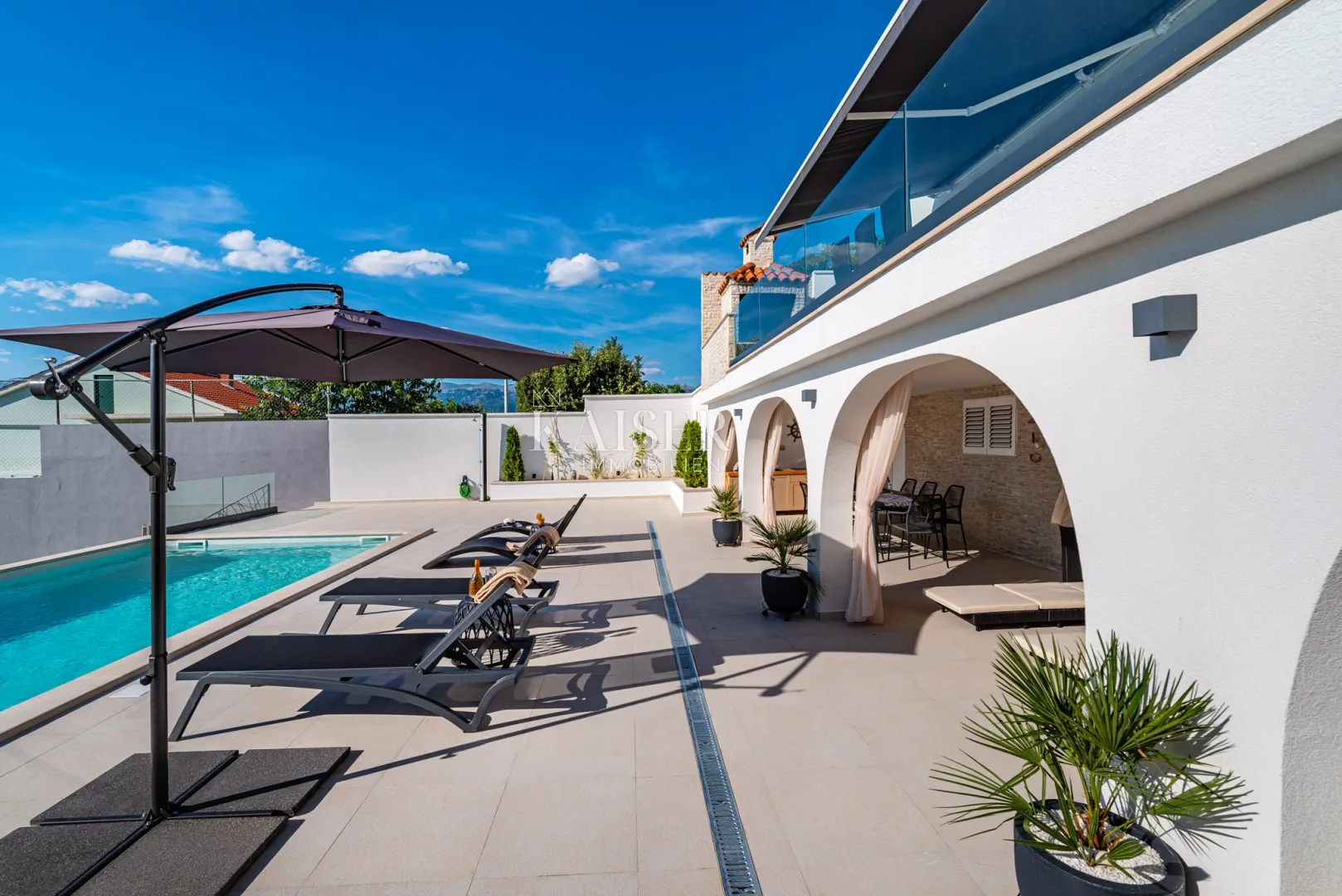 zadar, novigrad - villa s bazenom 250m2, 70m od mora - slika 5