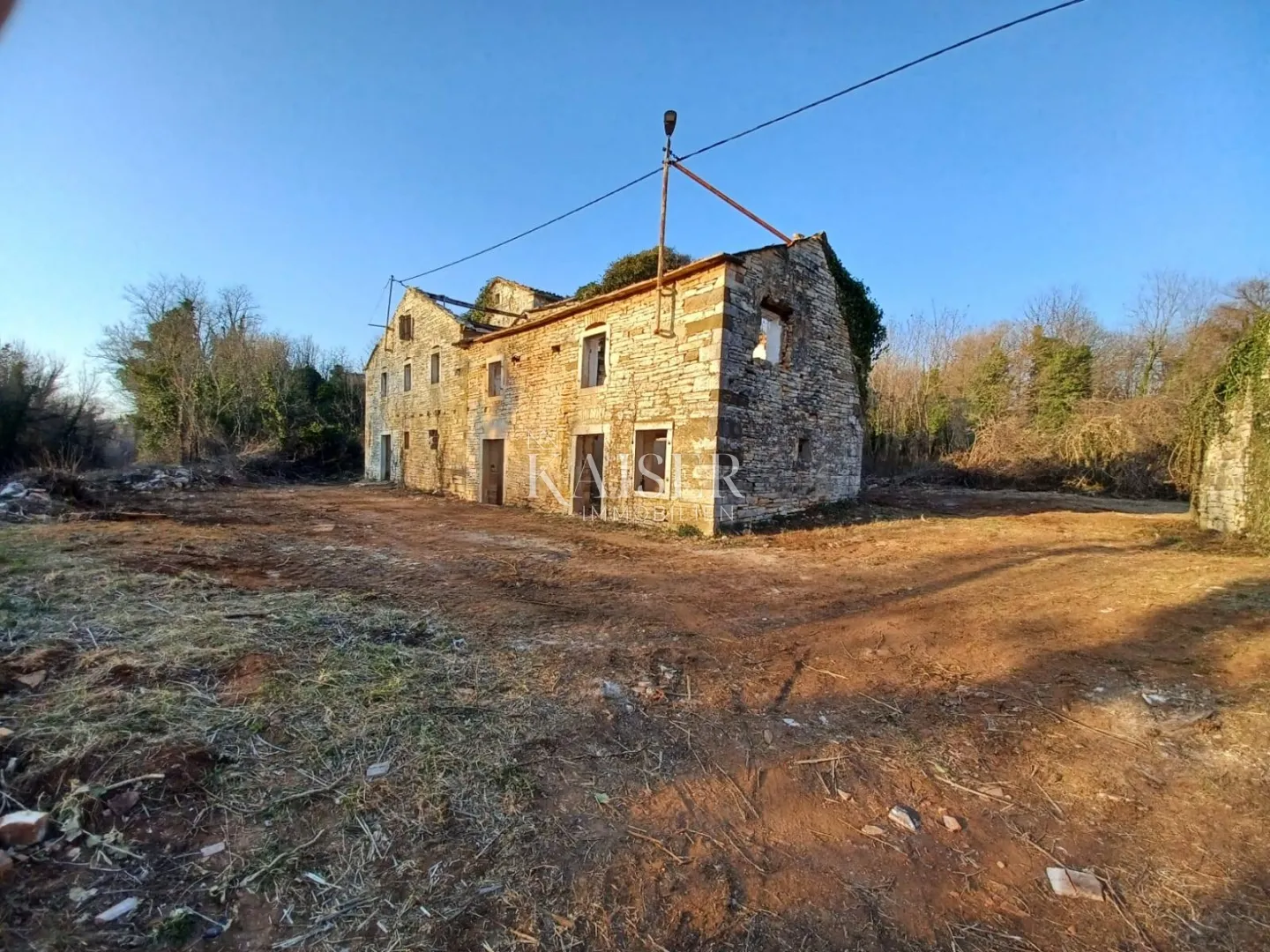 istra, grožnjan, okolica - građevinsko zemljište 1.000m2, sa ruševnim starinama - slika 2