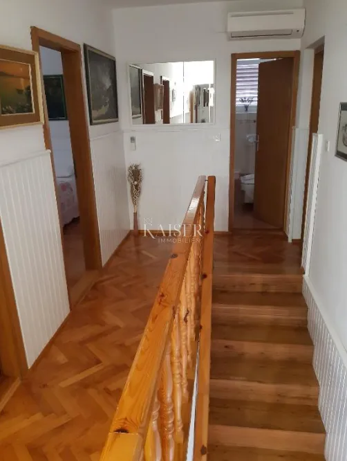 šibenik - kuća prvi red do mora - slika 19