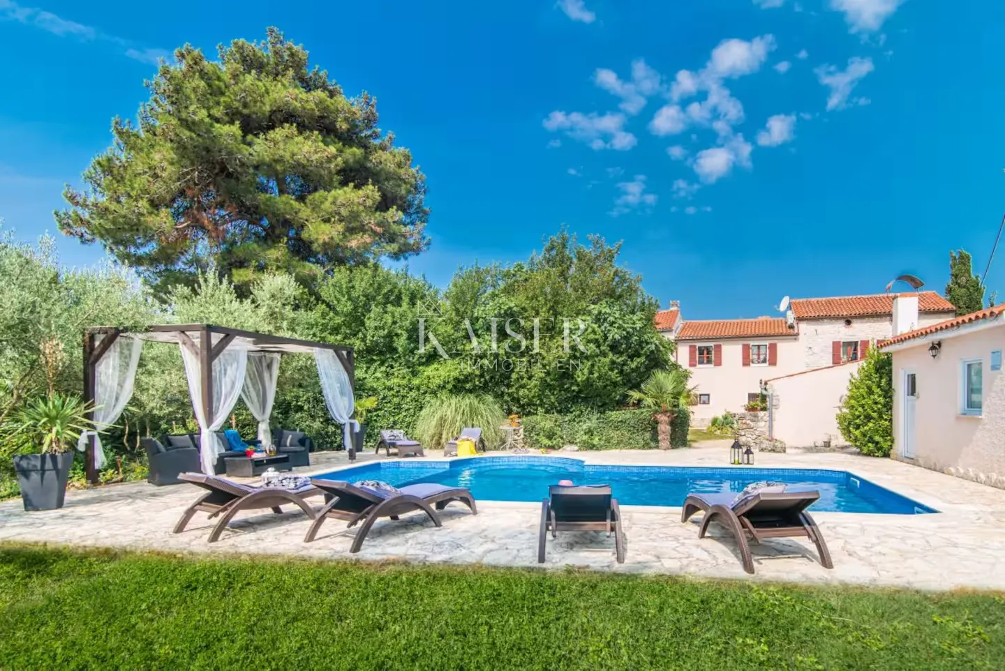 Istra, Marčana- rustikalna kuća 180m2 s bazenom