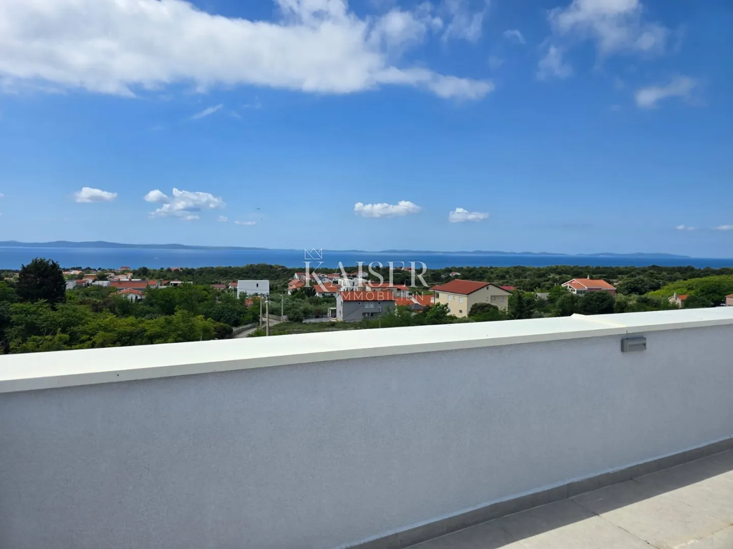 otok vir – moderno projektirana kuća s bazenom i panoramskim pogledom na more - slika 9