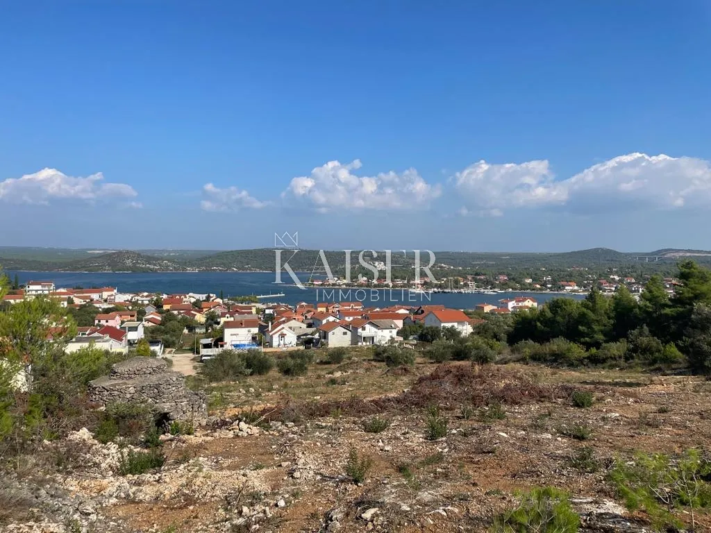šibenik- 7100 m2 građevinsko zemljište 200 m od mora - slika 4