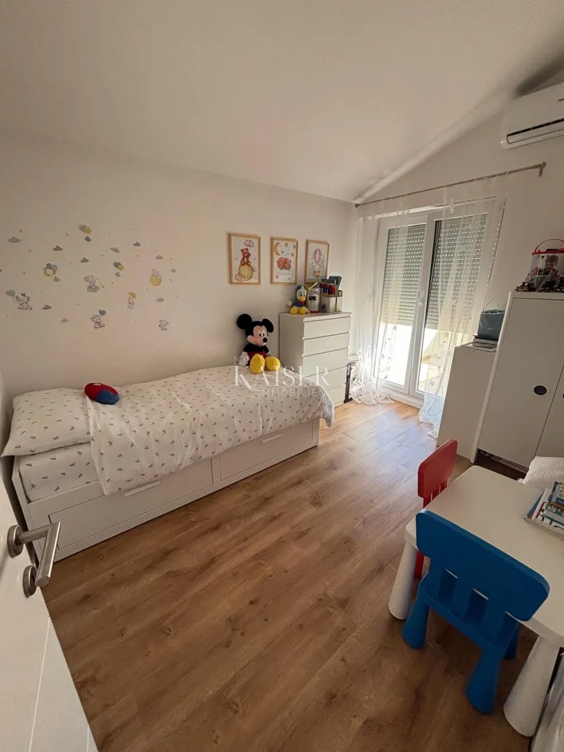 split, žnjan - trosobni stan 120 m2 s pogledom na more - slika 8