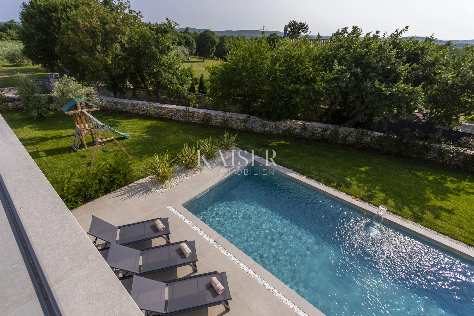 istra, svetvinčenat - moderna vila s bazenom - slika 13