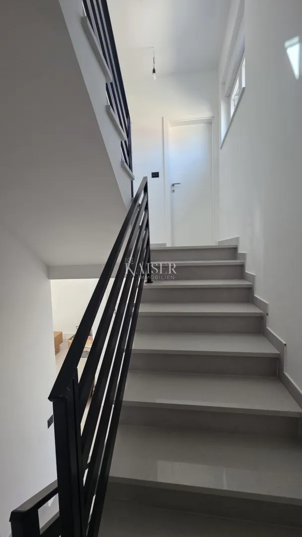 zadar, vrsi- vila 180 m2 sa bazenom i pogledom na more - slika 11
