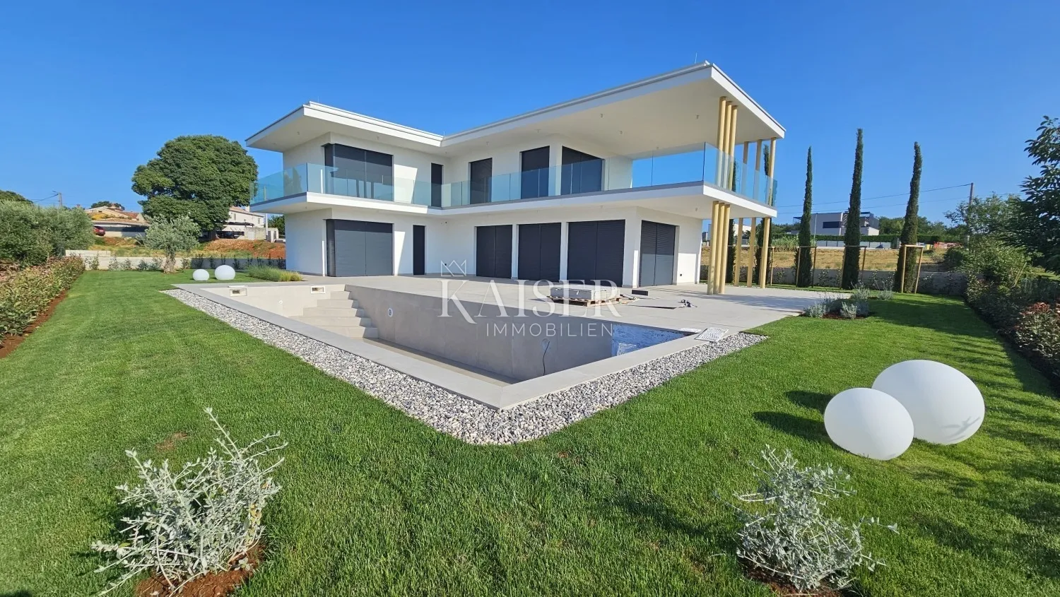 Istra, Poreč, okolica - moderna i funkcionalna vila sa bazenom, 330m2