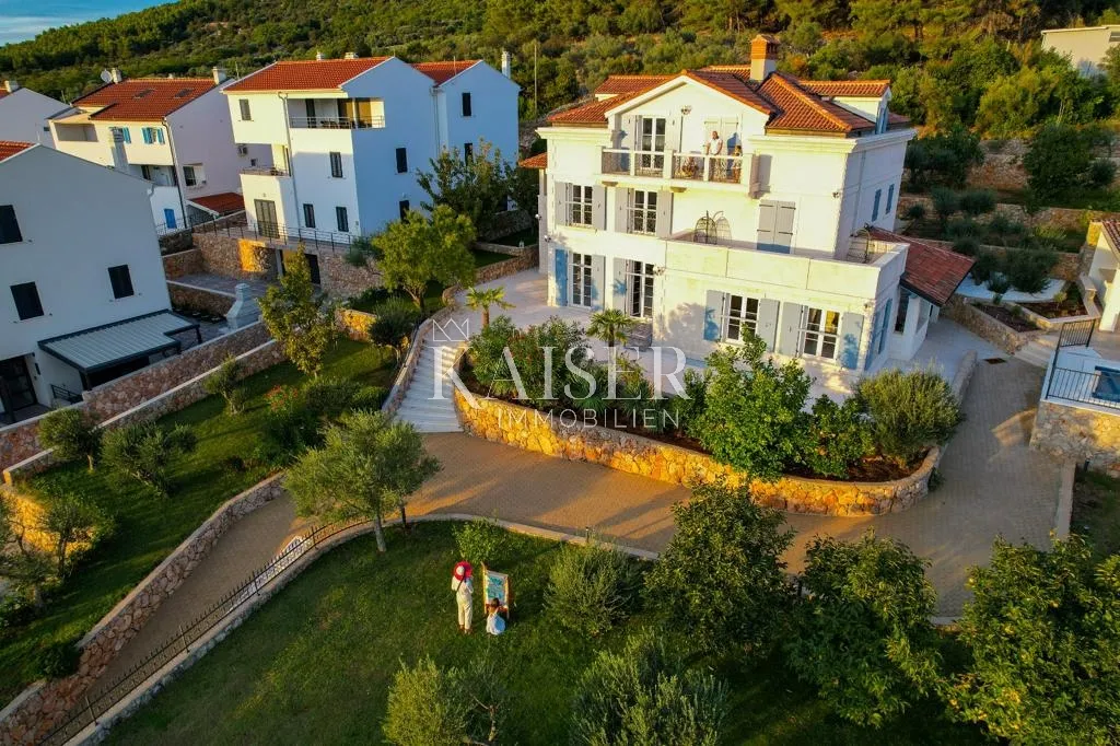 cres - predivna vila s bazenom - slika 7