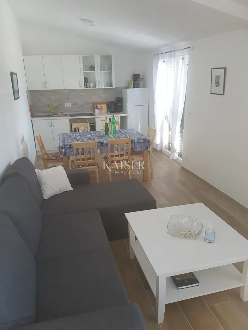 otok vir- kuća 220m2 ,s 3 apartmana - slika 13