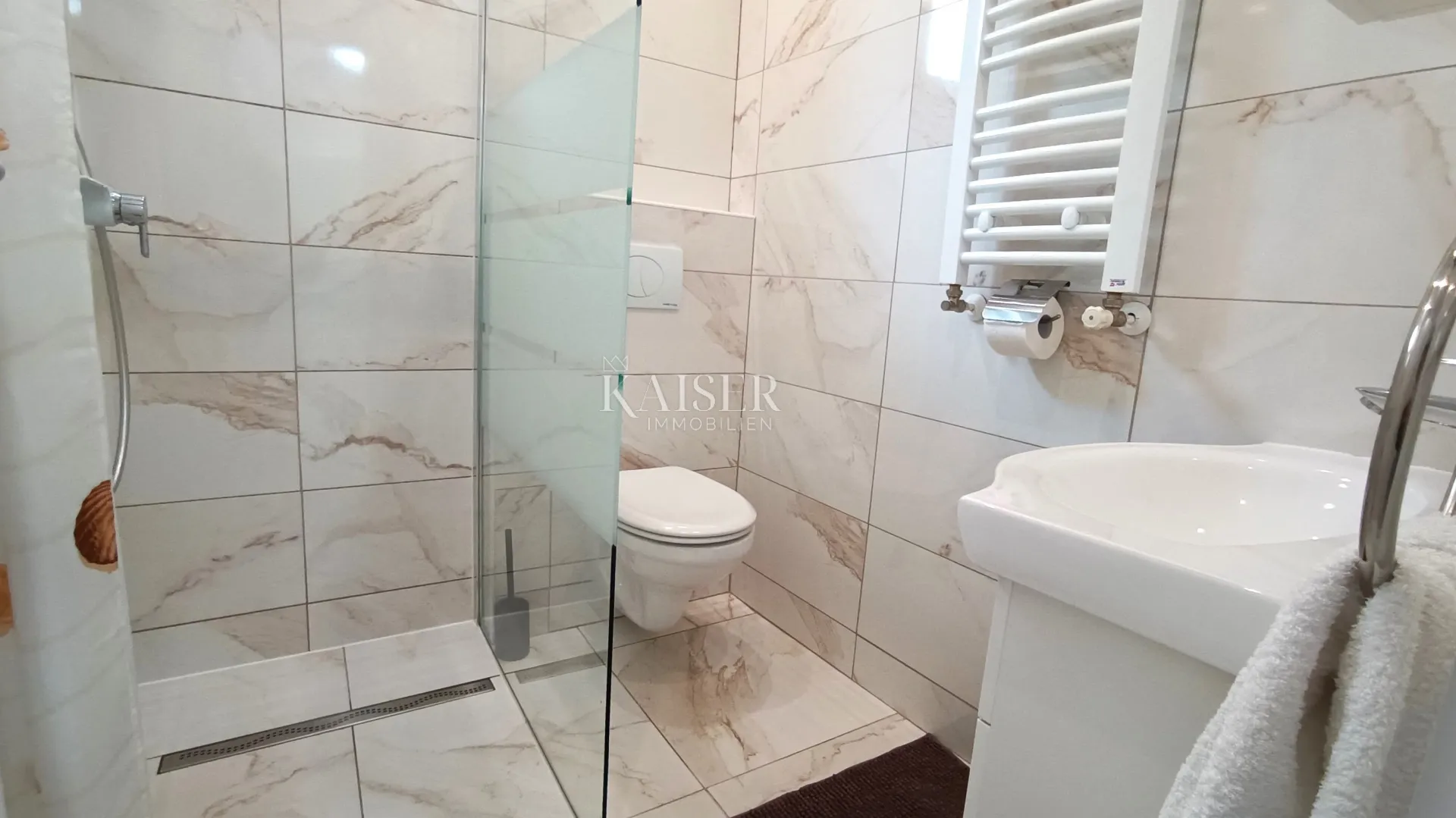krk okolica- kuća 200m2 na mirnoj lokaciji s bazenom - slika 8