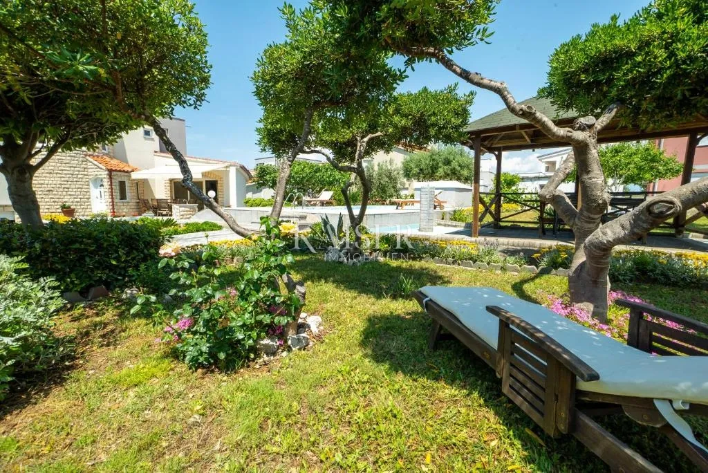 zadar, vir - prekrasna prostrana kuća 50 m od plaže - slika 28