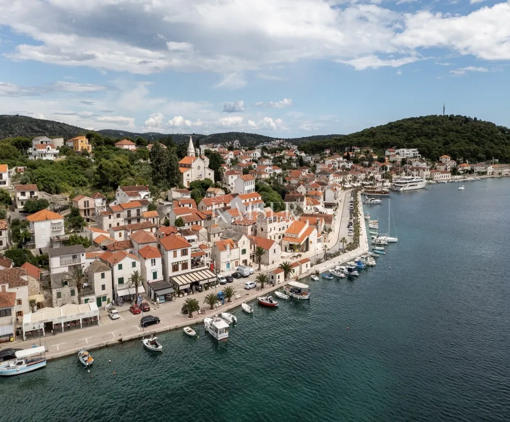 rogoznica - kuća prvi red do mora - slika 3