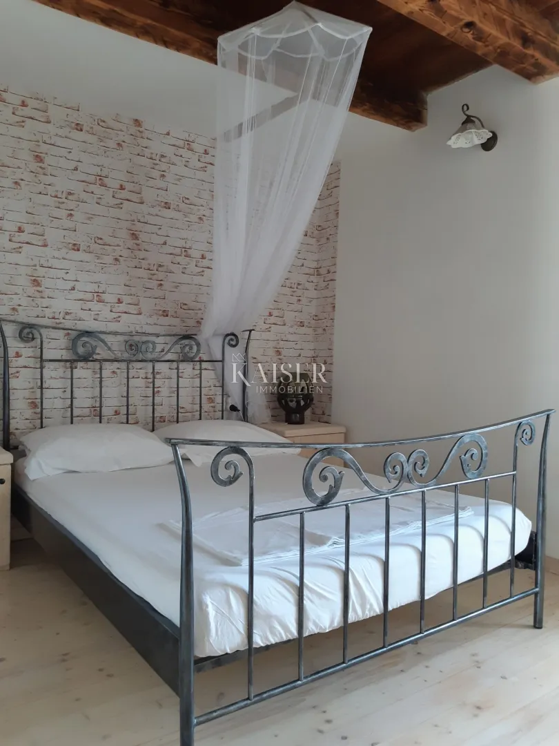otok krk, malinska- kamena kuća 120m2 s bazenom - slika 12