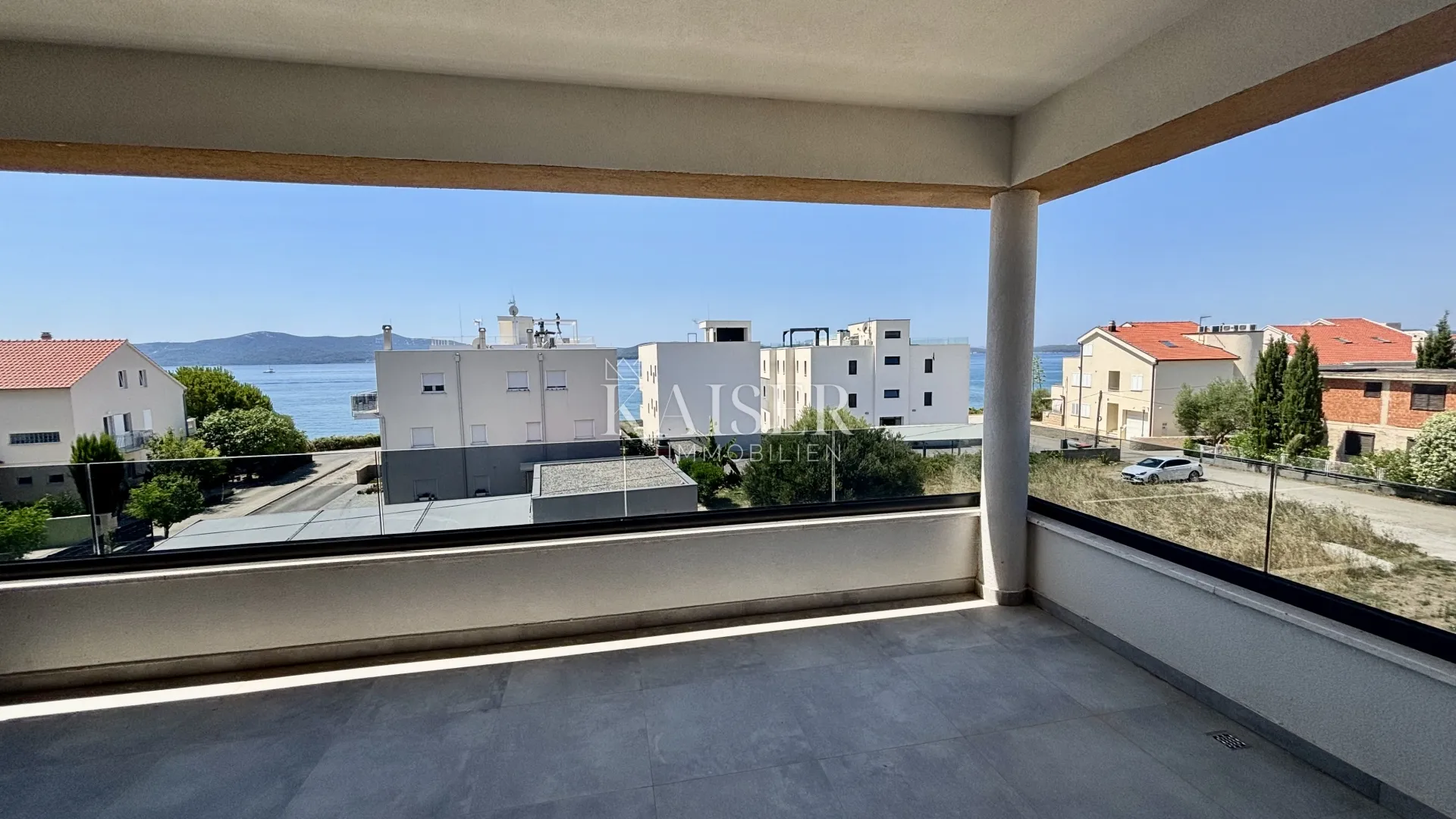 zadar–sukošan: stan s krovnom terasom, blizu plaže. - slika 8