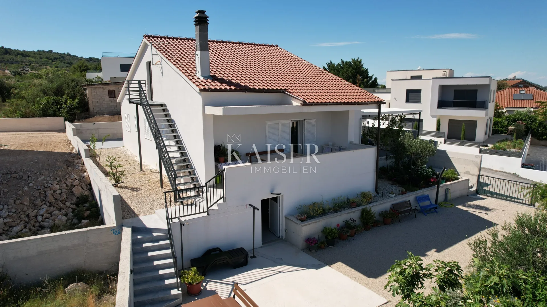 vodice,šibenik - moderna samostojeća prizemnica s garažom i velikom okućnicom - slika 7
