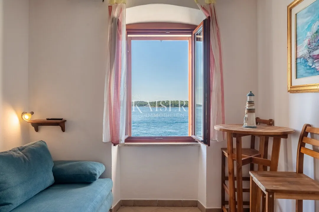 Istra,Rovinj- rijetka prilika, stan 35m2 uz samo more