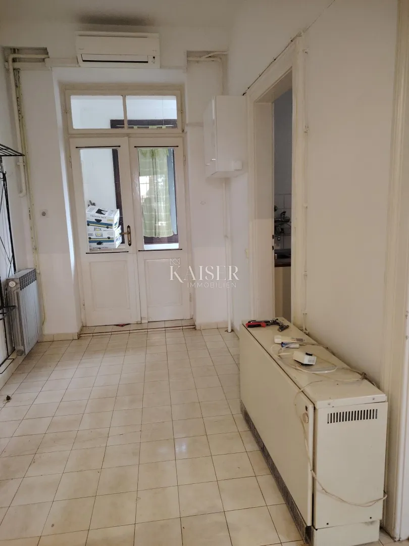 istra. pula - trosoban stan 74m2 s vrtom i konobom - slika 6