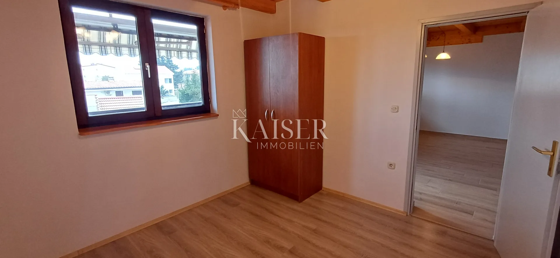 vir – stan s terasom i pogledom na more, 120 m od plaže - slika 9