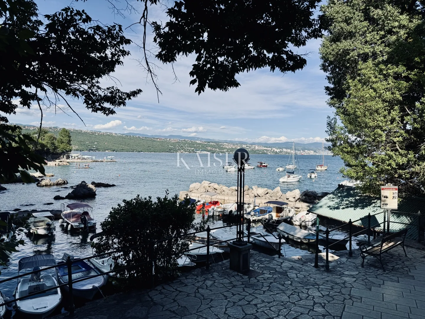 opatija – garsonijera od 15 m2 u centru, 1. red do mora - slika 10
