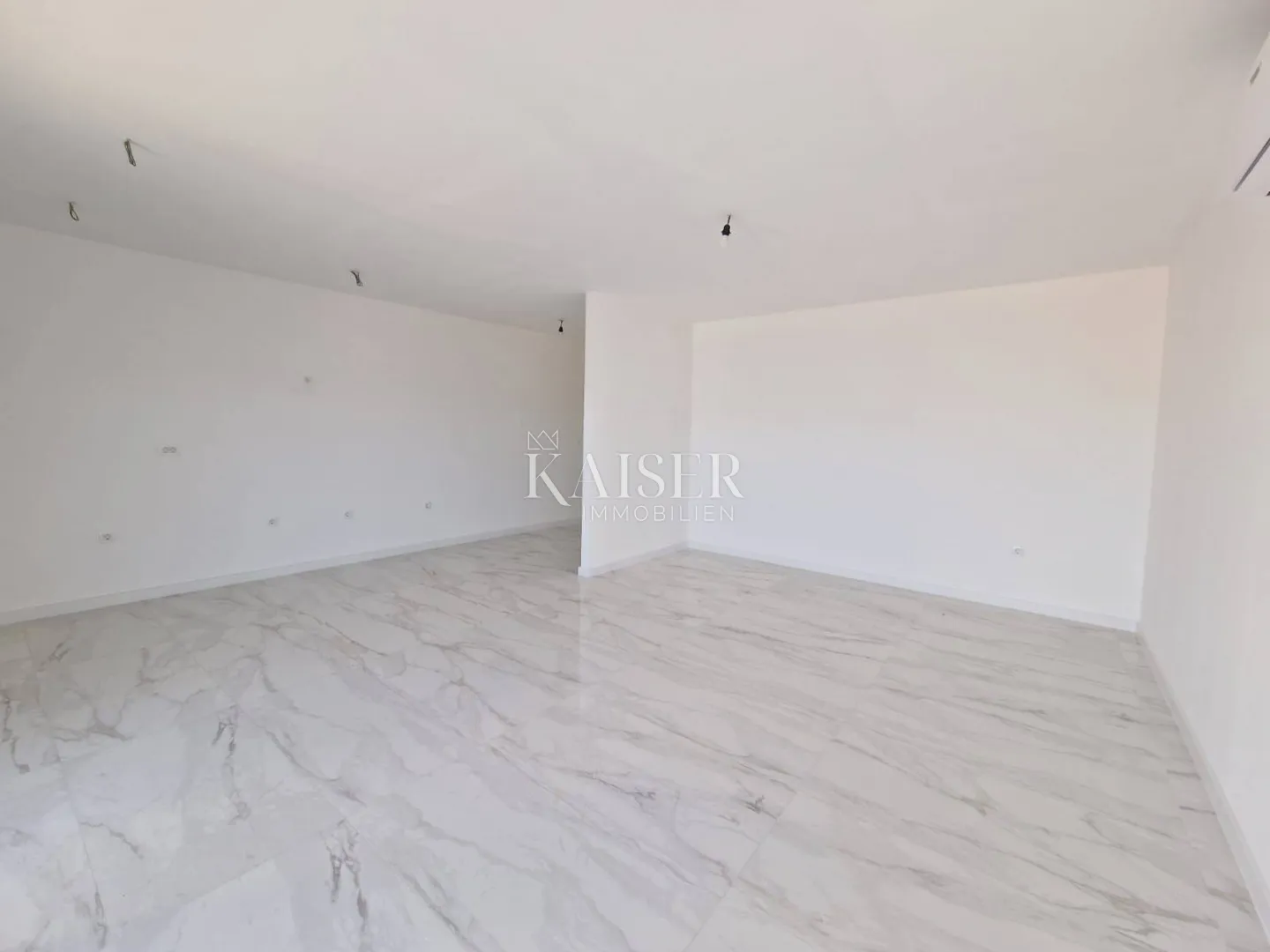 okrug gornji, čiovo - luksuzni penthouse s krovnom terasom i panoramskim pogledom na more - slika 23
