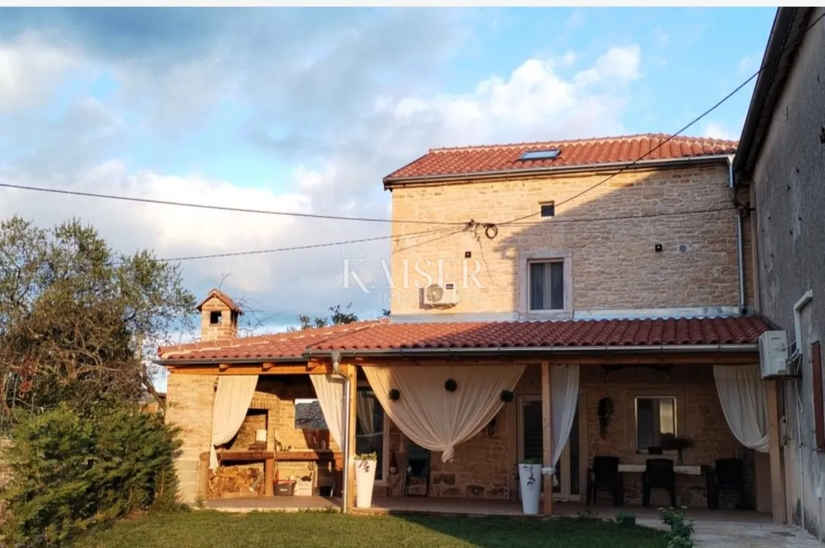 Istra, Barban - renovirana kuća sa bazenom