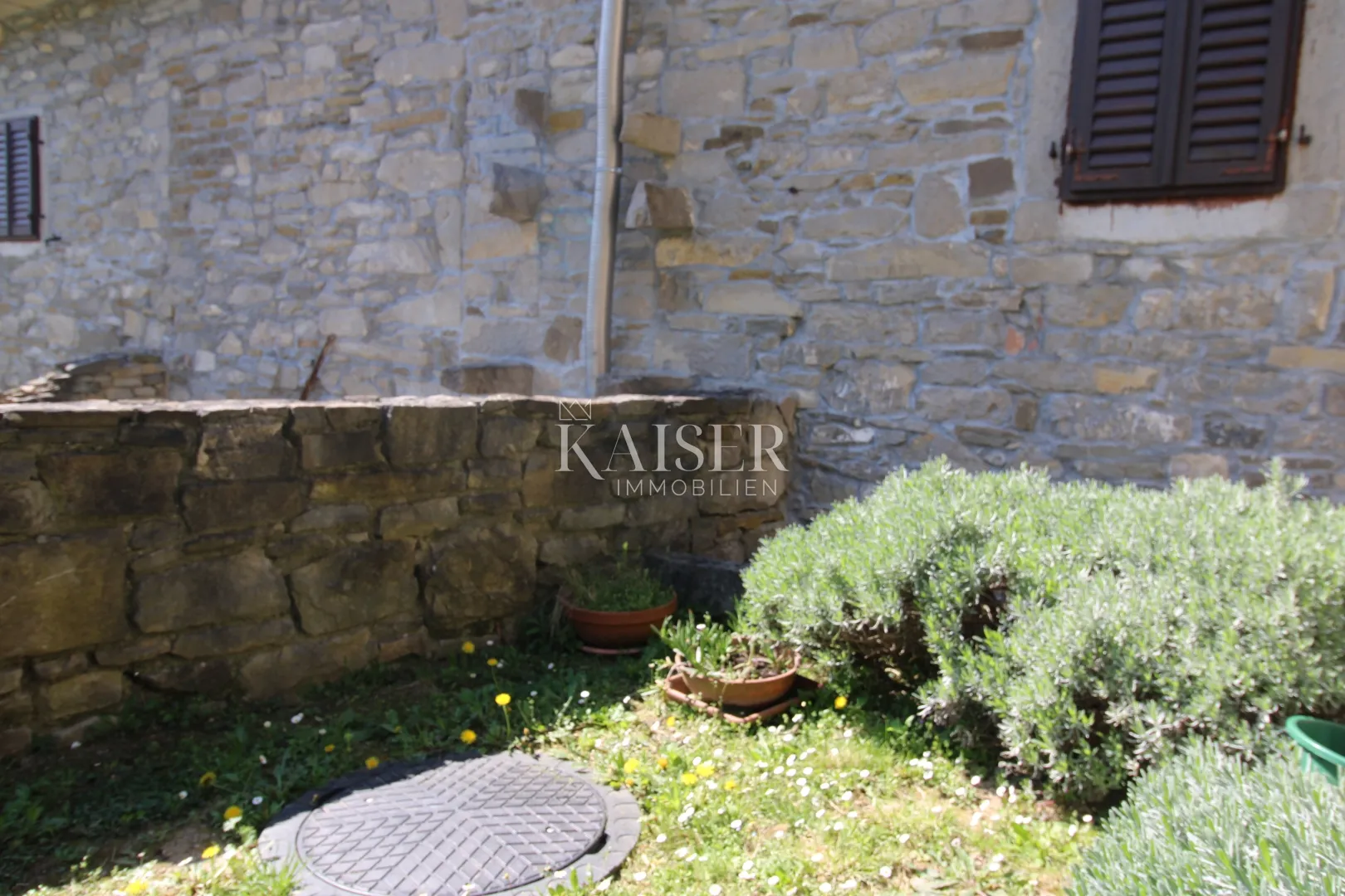 istra - buzet, kuća sa imanjem na 20000 m2 - slika 30