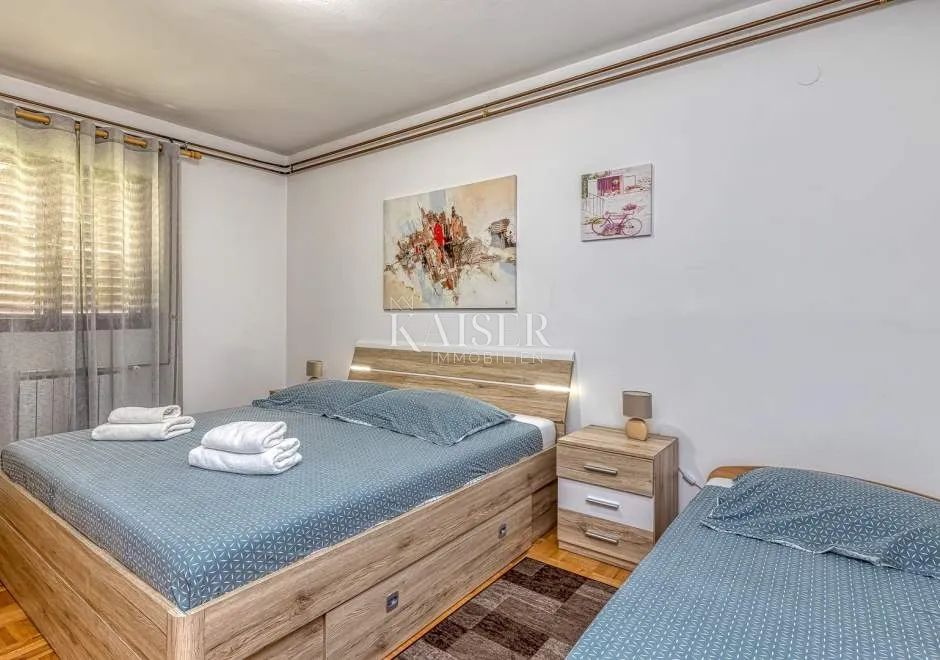 istra, loborika - samostojeća kuća s dva stana i bazenom - slika 14