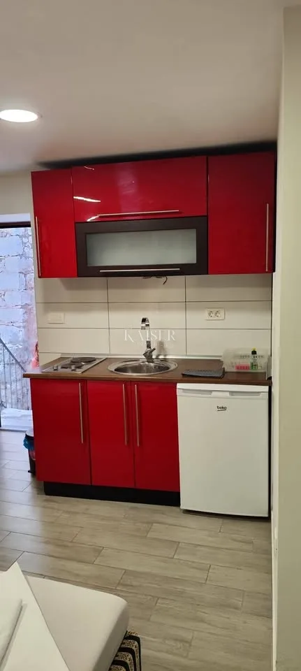 šibenik, tisno - apartmanska kuća u nizu - slika 10