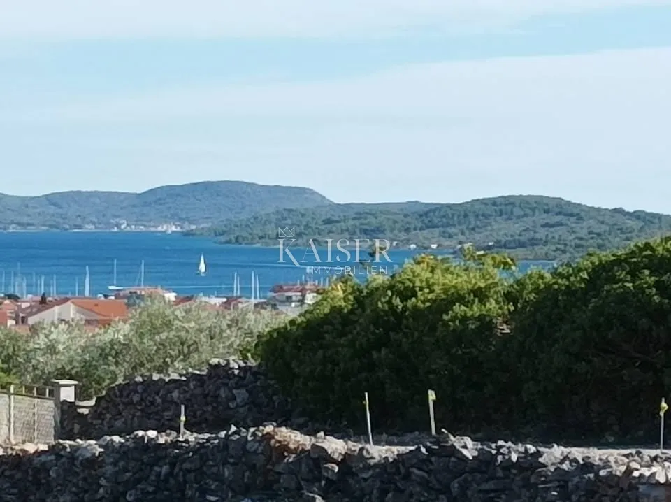 šibenik, vodice - građevinsko zemljište s pogledom na more i otoke, veličine 649 m2. - slika 2